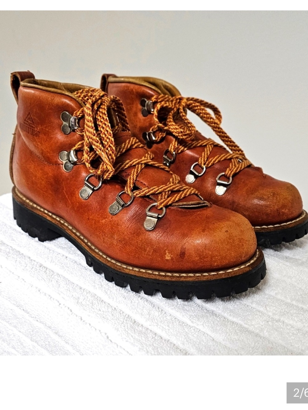 Wood and Stream by Weinbrenner Women's vintage hiking boots, 7.5